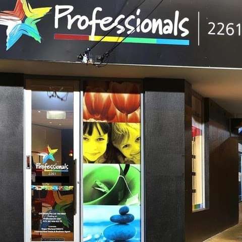Photo: Professionals 2261